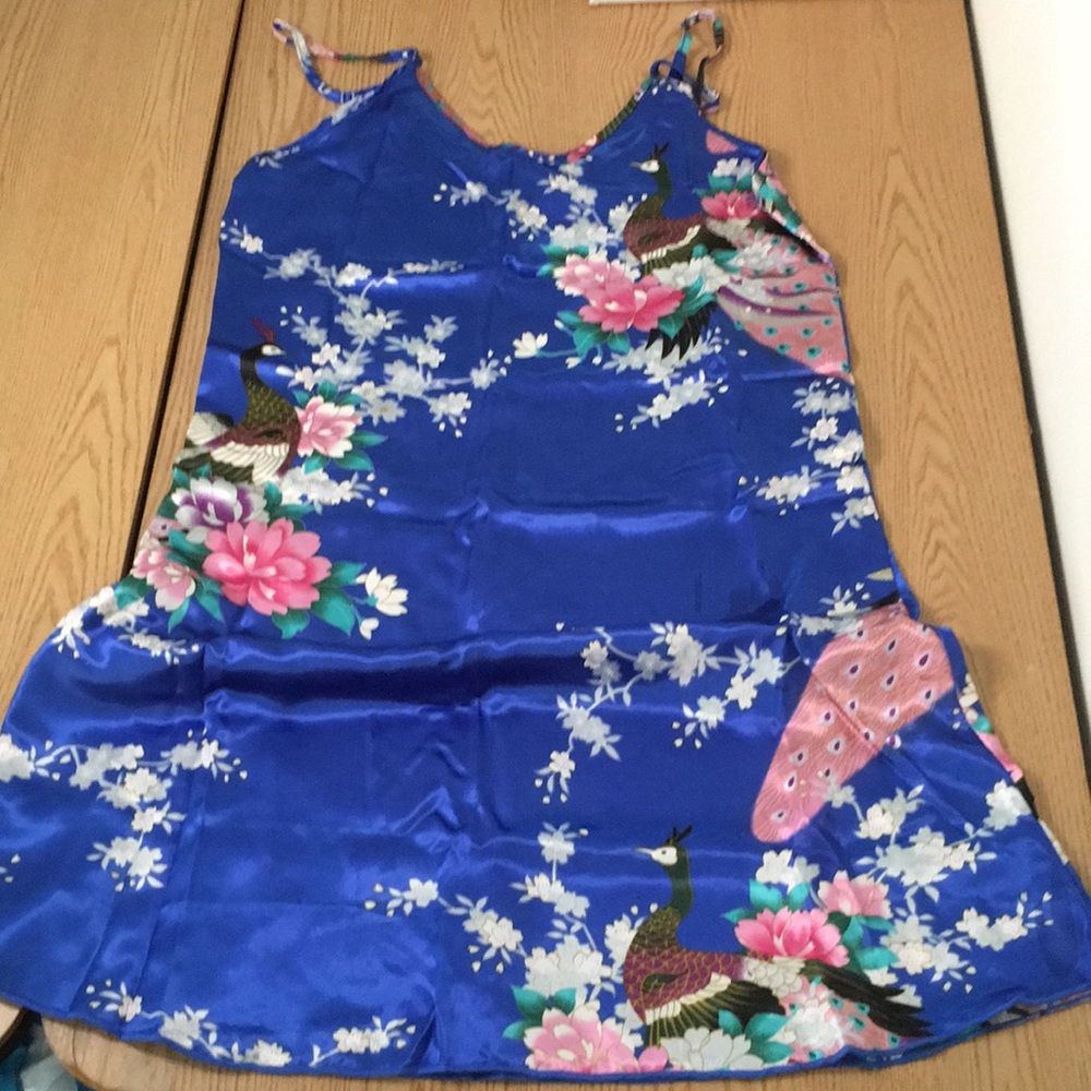 Bin 18 New Silky Satiny Chemise Pajama Gown Blue Pink White Size Medium